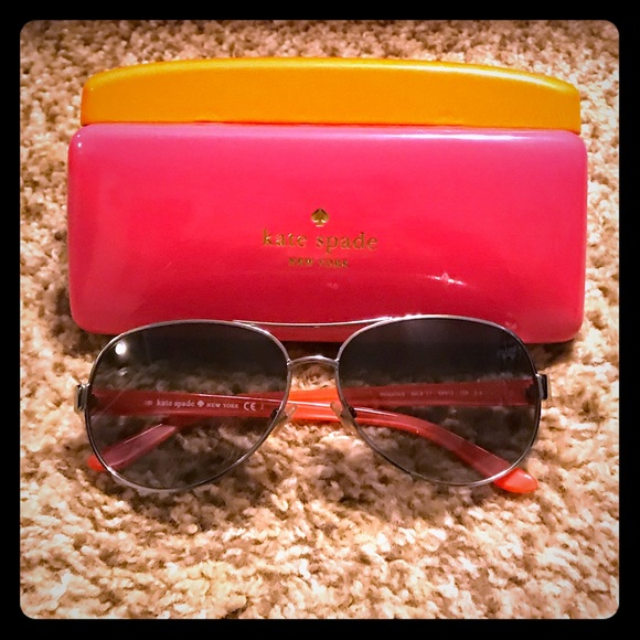 kate spade ♠️ Sunnies - Picture 2 of 8